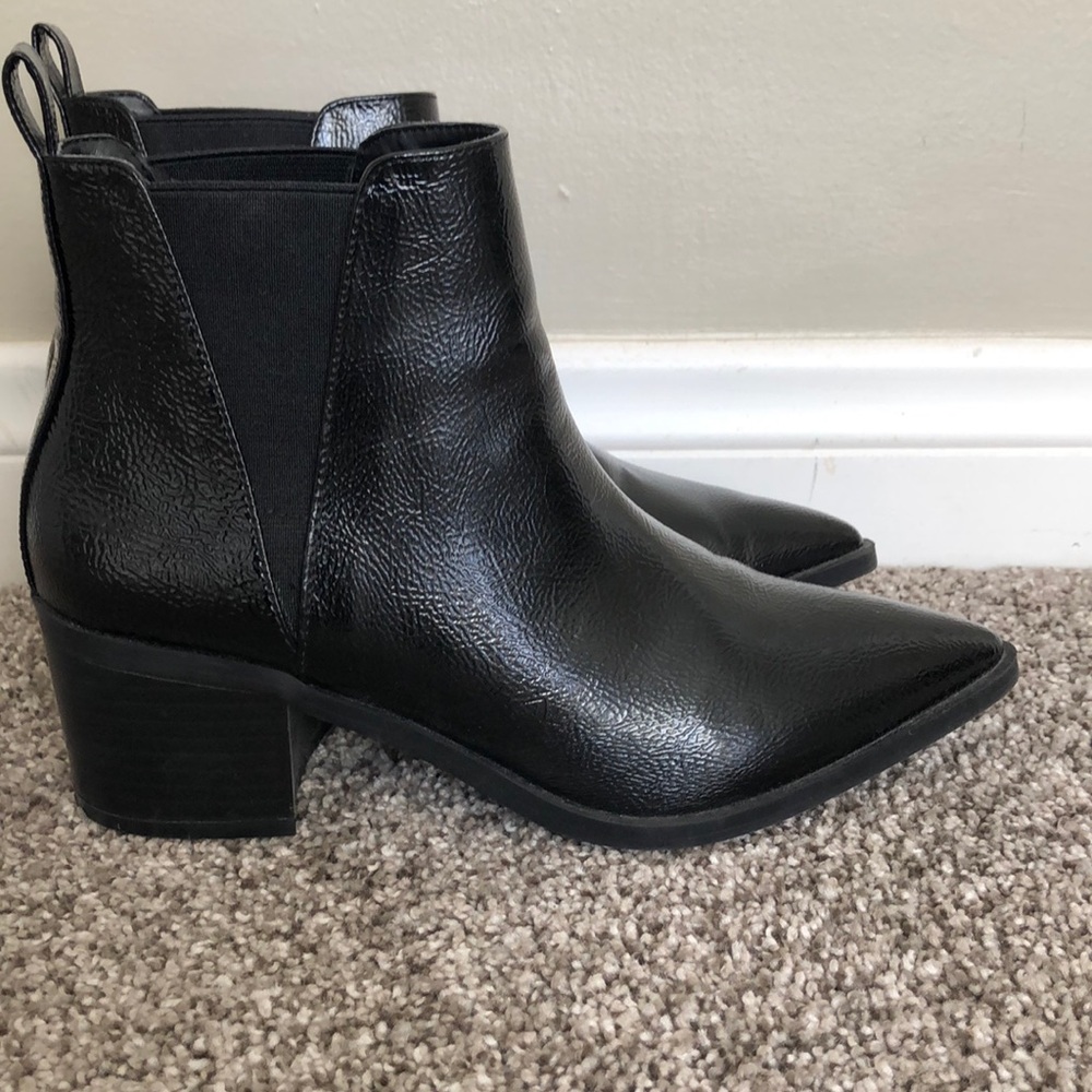 Pointed -Toe Ankle Boots
